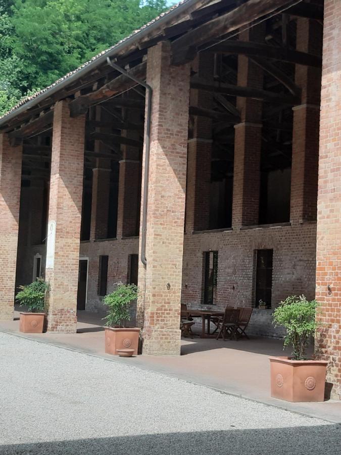 迈凯因奇萨科尔特丘萨农家乐 Rocchetta Tanaro 外观 照片